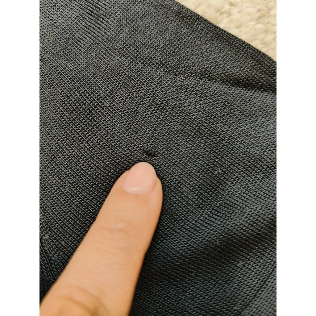 Maglione Fendi in seta nero con collo alto ricamato