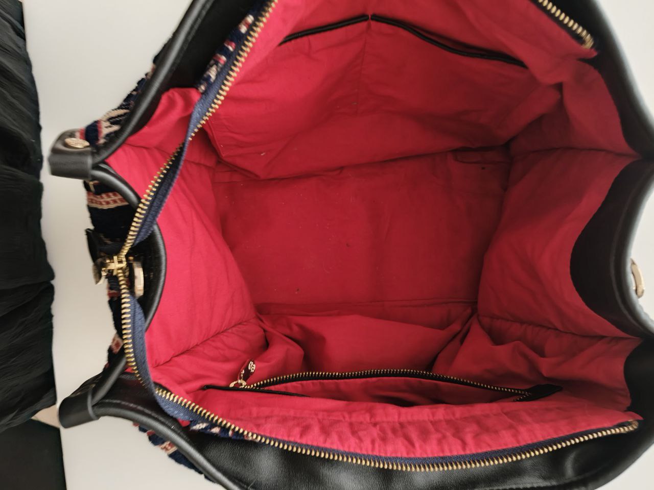 Borsa da viaggio V73 in tessuto con manici in ecopelle e tasche interne