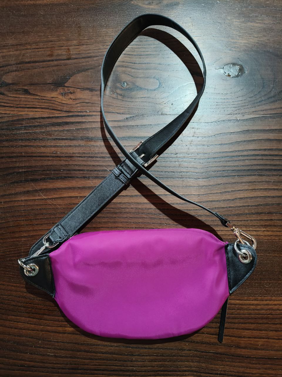 Rocco Barocco borsa fuxia con inserti arancio e neri, tracolla regolabile