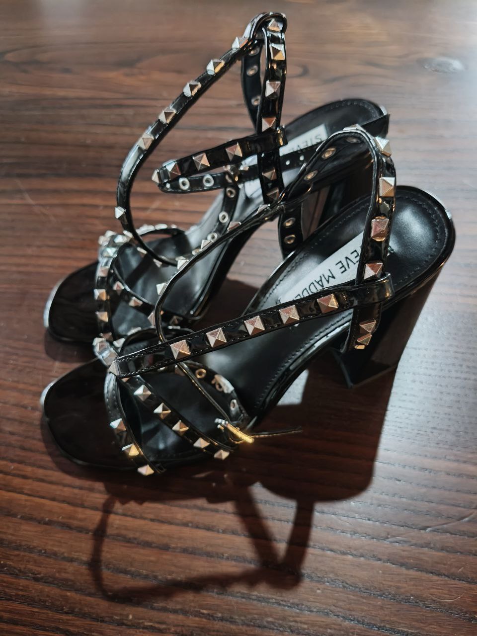 Steve Madden sandali Stazie Black Patent con borchie e tacco 10 cm n.37