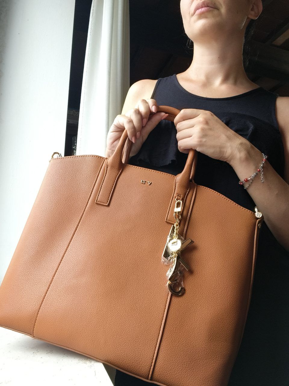 Borsa V°73 Urano in ecopelle con tracolla e borsa interna – Marrone cognac