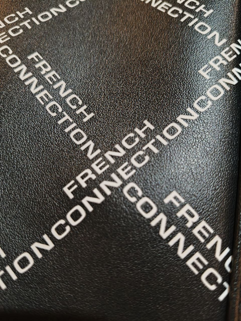 Borsa tote nera ecopelle French Connection con logo e tasca interna