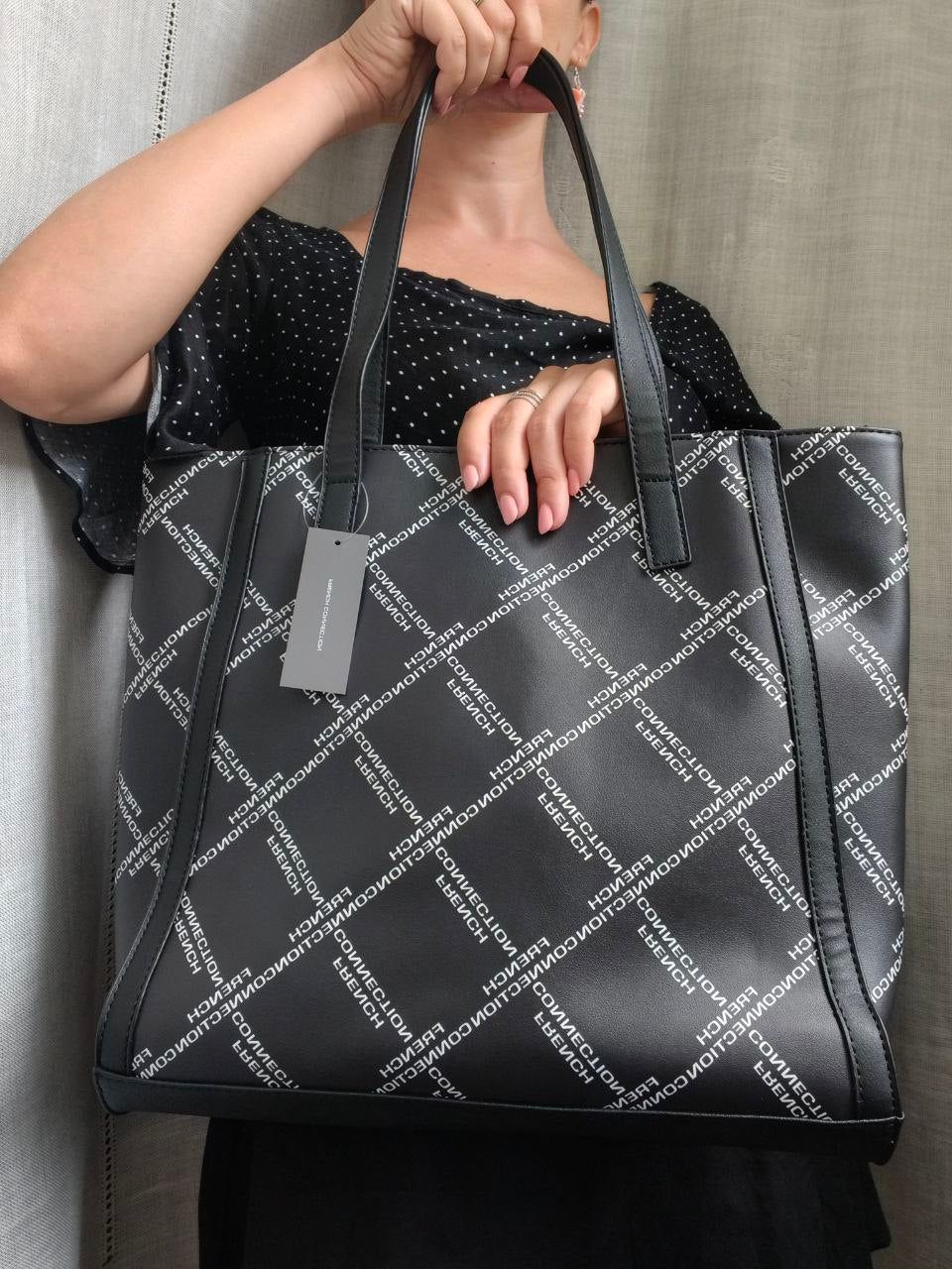 Borsa tote nera ecopelle French Connection con logo e tasca interna