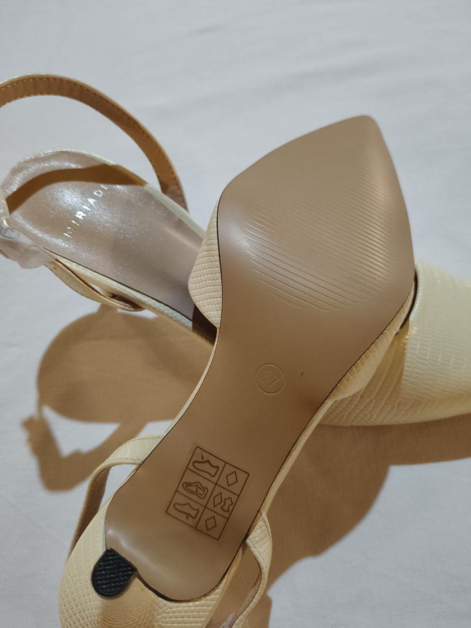 Slingback Miriade Isola Bella in vera pelle vaniglia tacco 6 cm n.37