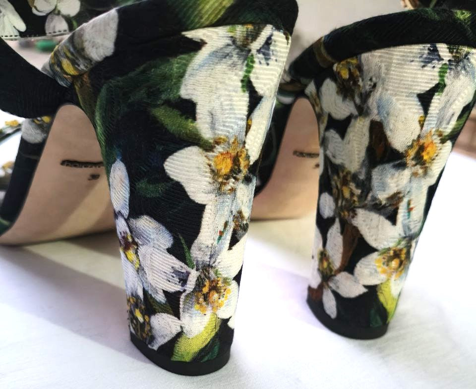 Dolce & Gabbana – Sandali flower con cristalli, stampa floreale