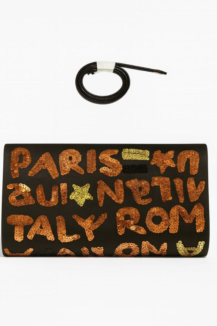 Pochette rigida in raso nero con paillettes a scritte, tracolla (24×12)