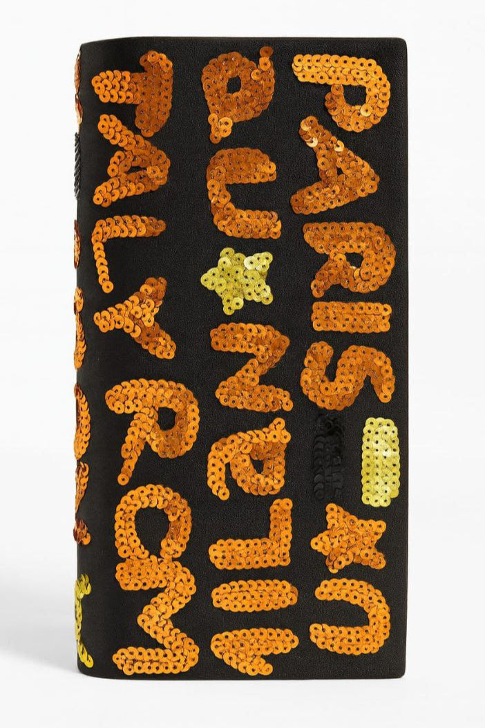 Pochette rigida in raso nero con paillettes a scritte, tracolla (24×12)