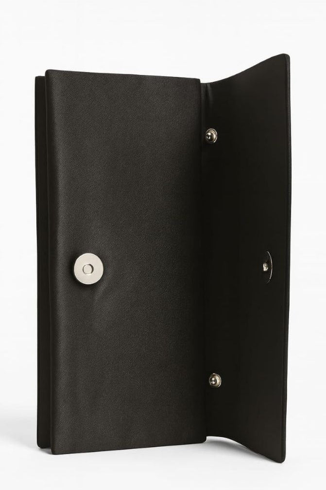 Pochette rigida in raso nero con paillettes a scritte, tracolla (24×12)
