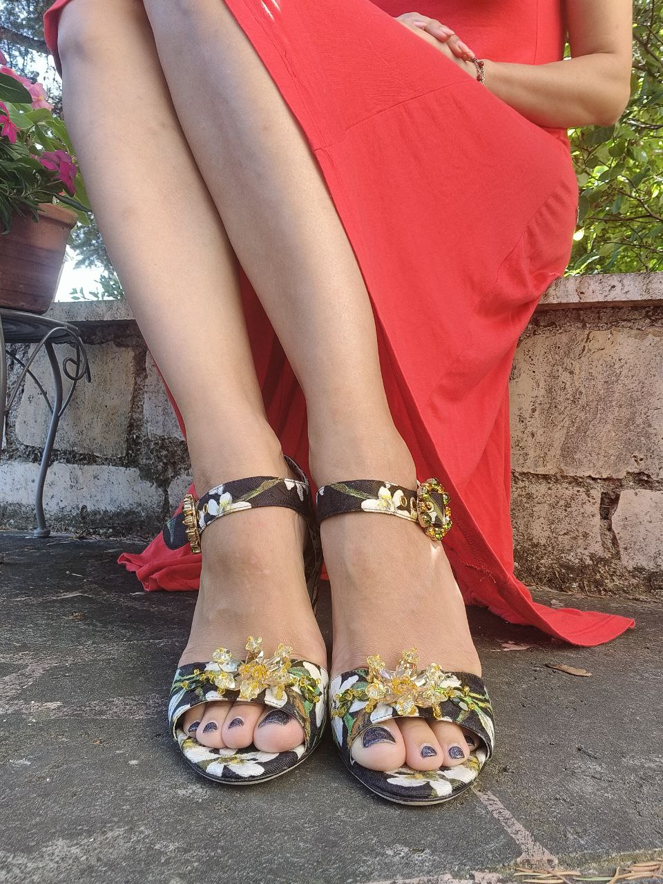 Dolce & Gabbana – Sandali flower con cristalli, stampa floreale