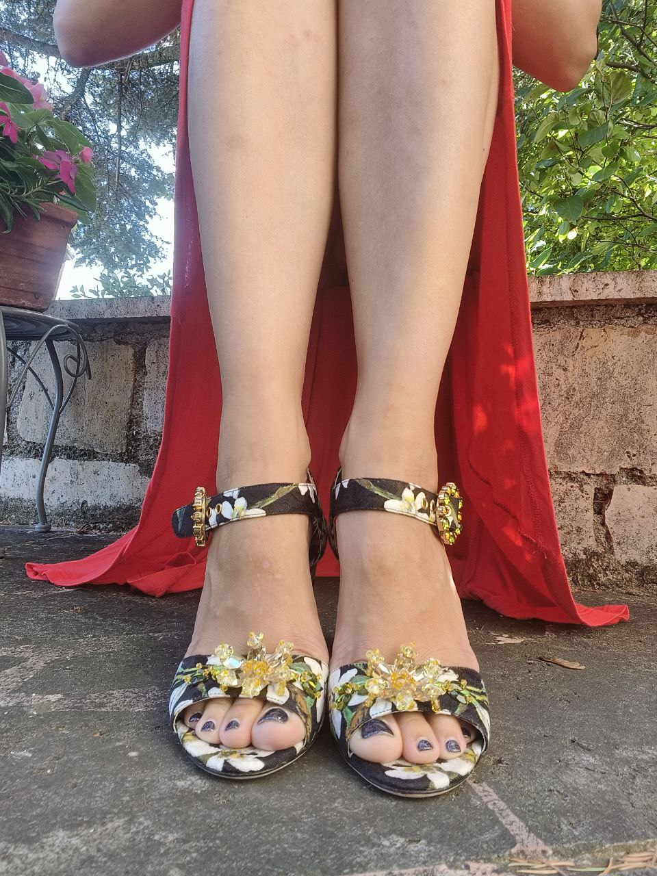 Dolce & Gabbana – Sandali flower con cristalli, stampa floreale