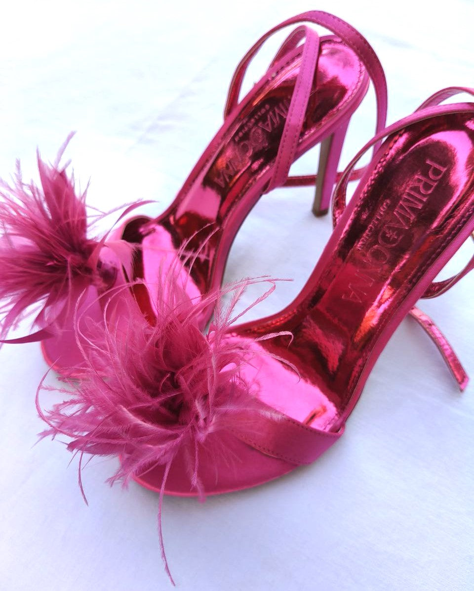 Primadonna Collection – Sandali in raso rosa con piume, tacco a spillo