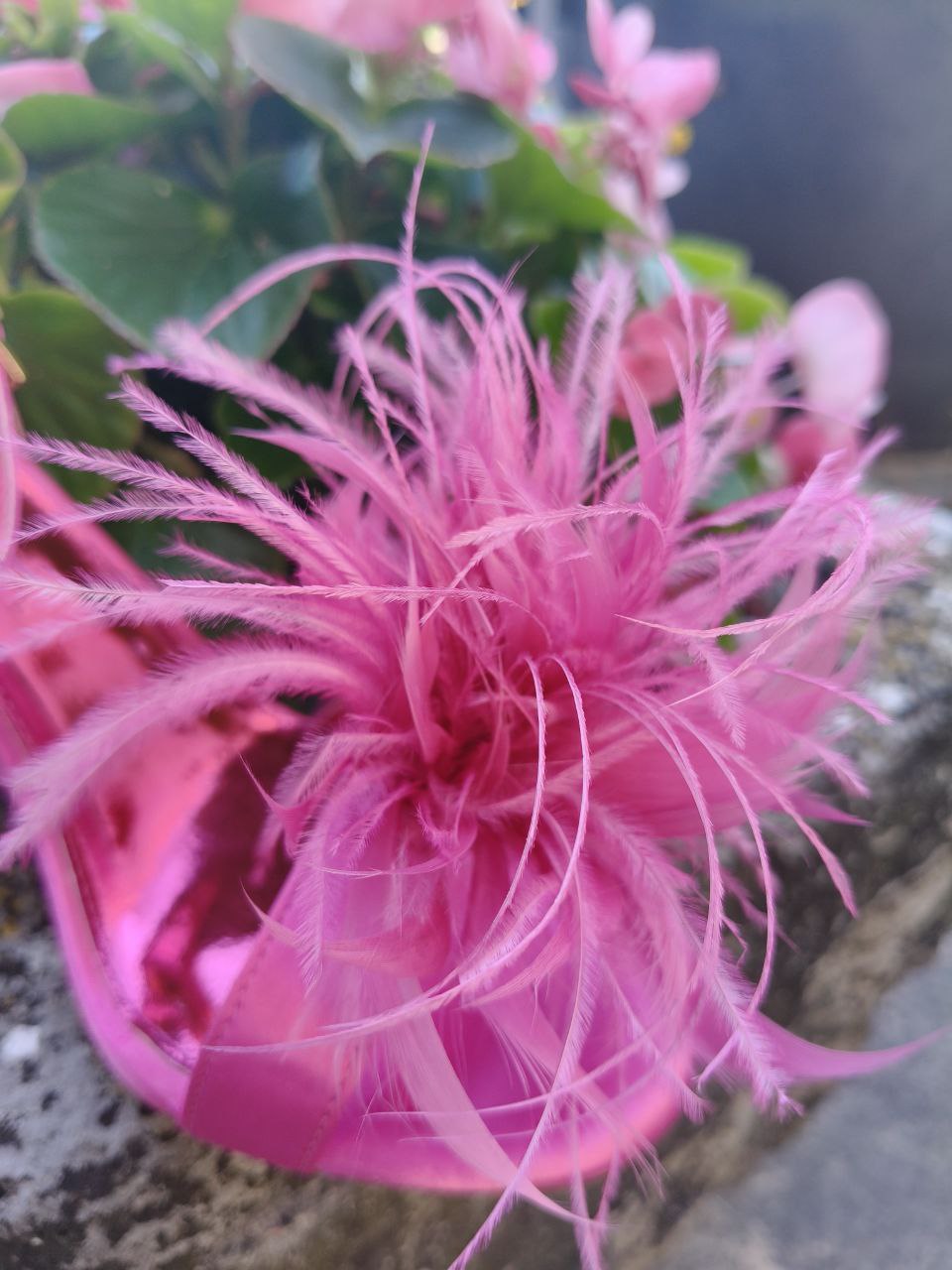 Primadonna Collection – Sandali in raso rosa con piume, tacco a spillo