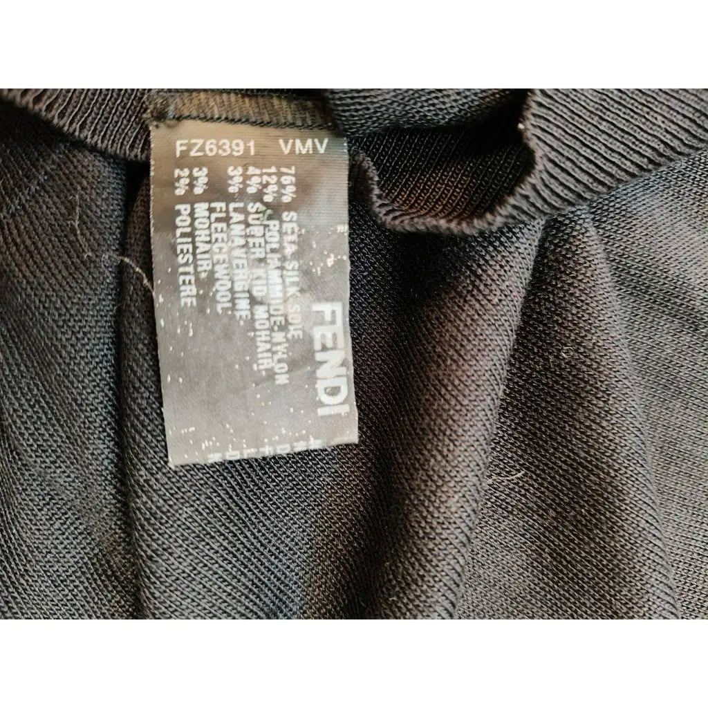 Maglione Fendi in seta nero con collo alto ricamato