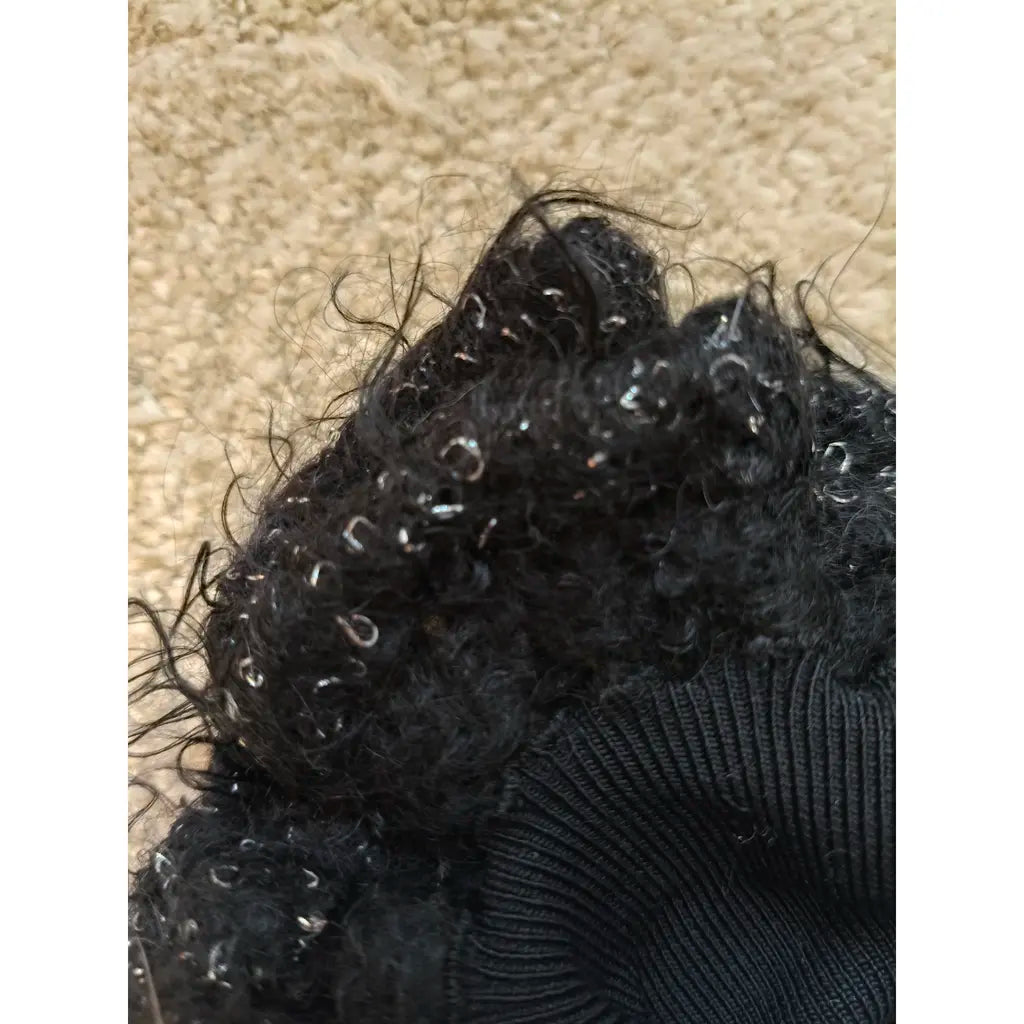 Maglione Fendi in seta nero con collo alto ricamato