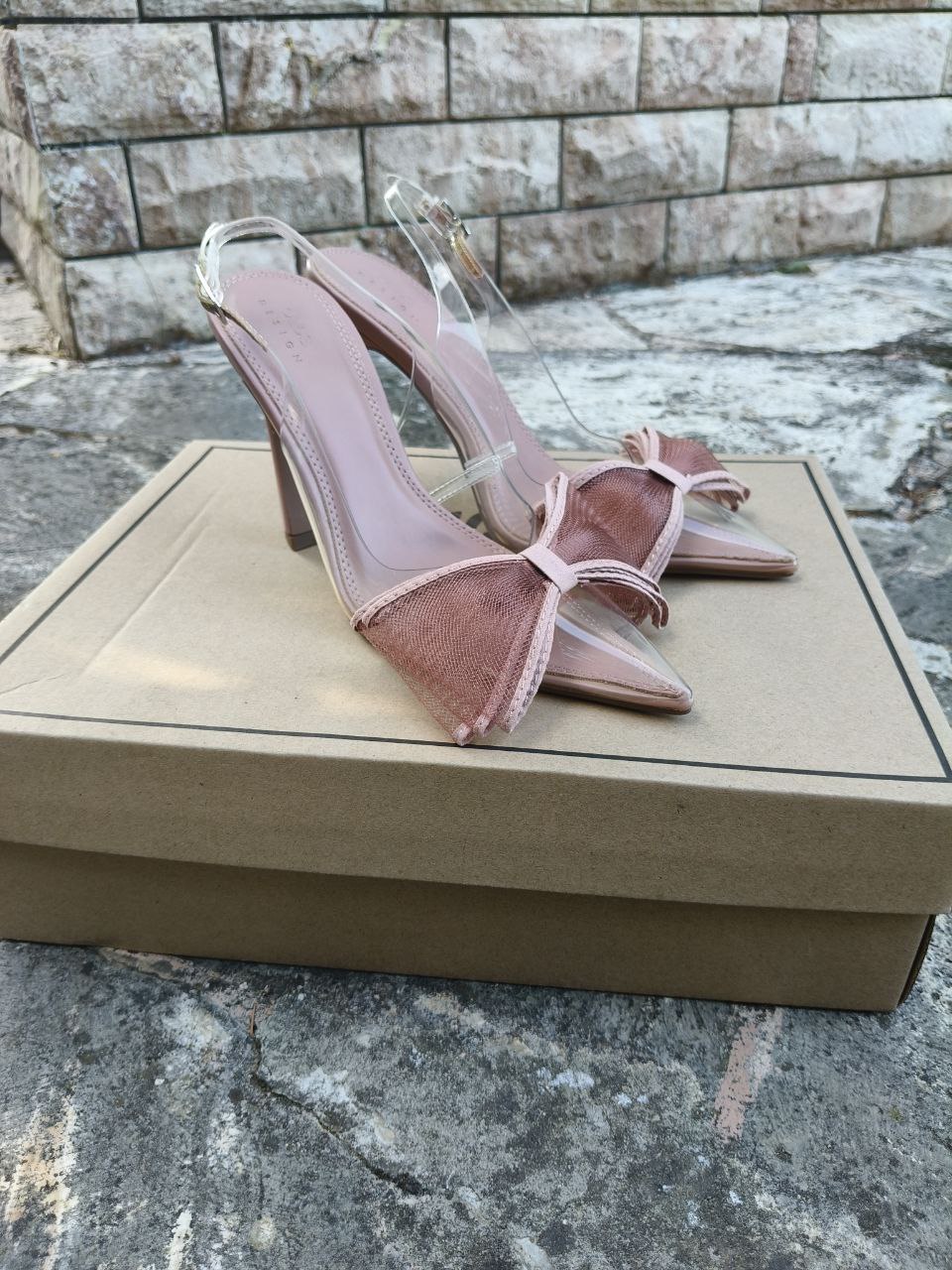 ASOS DESIGN Princess décolleté trasparente con fiocco – tacco curvo 8 cm – n. 38