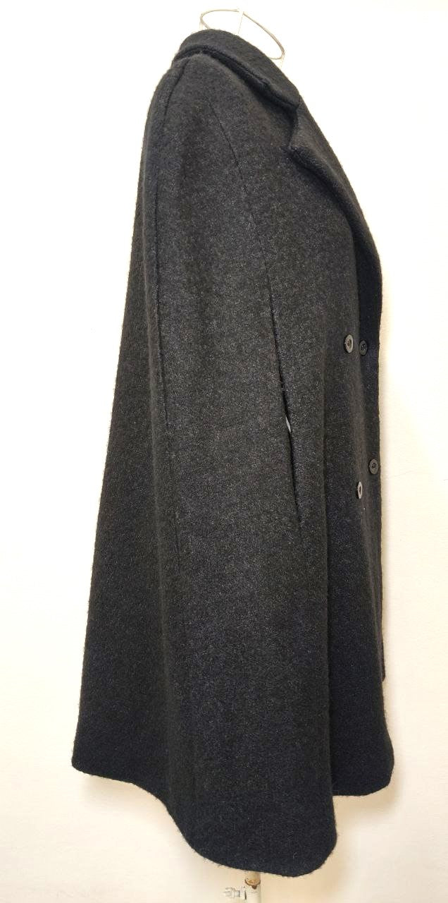 Cappa nera con apertura manica e chiusura gancetti Taglia S