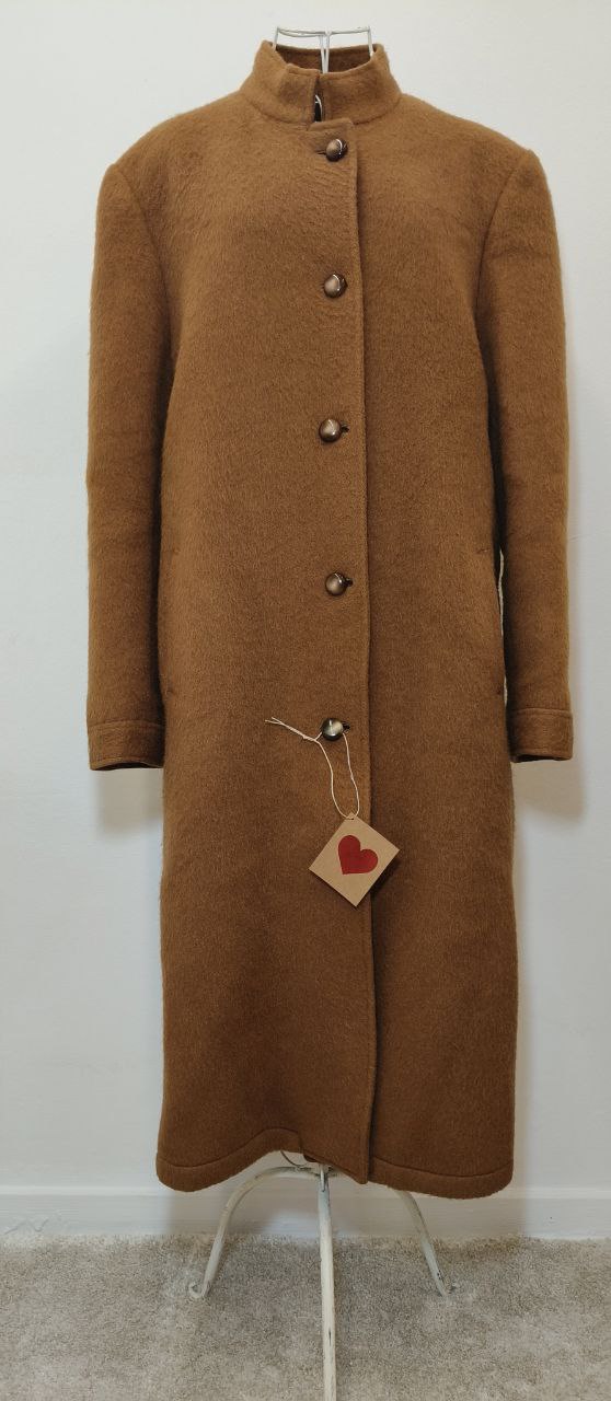 Cappotto vintage in lana marrone ocra, taglia 48, dettaglio bottone speciale
