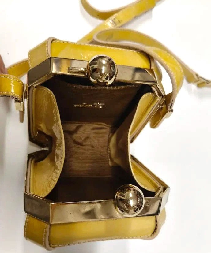 Borsa a mano Bally vintage rigida in pelle gialla con tracolla e chiusura sfera