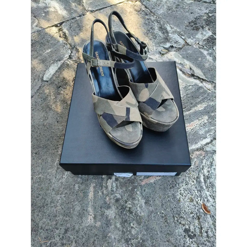 Sandali platform Saint Laurent in suede camouflage con zeppa — n.39