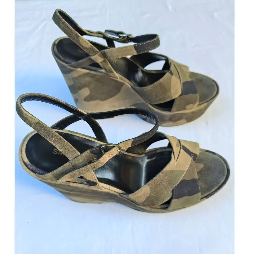 Sandali platform Saint Laurent in suede camouflage con zeppa — n.39